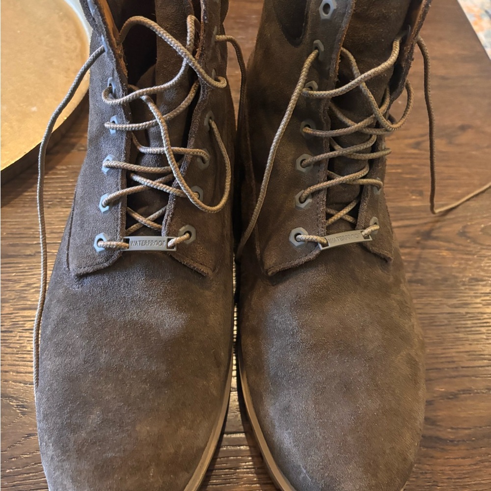 Men's Timberland olive green  Suede Boots